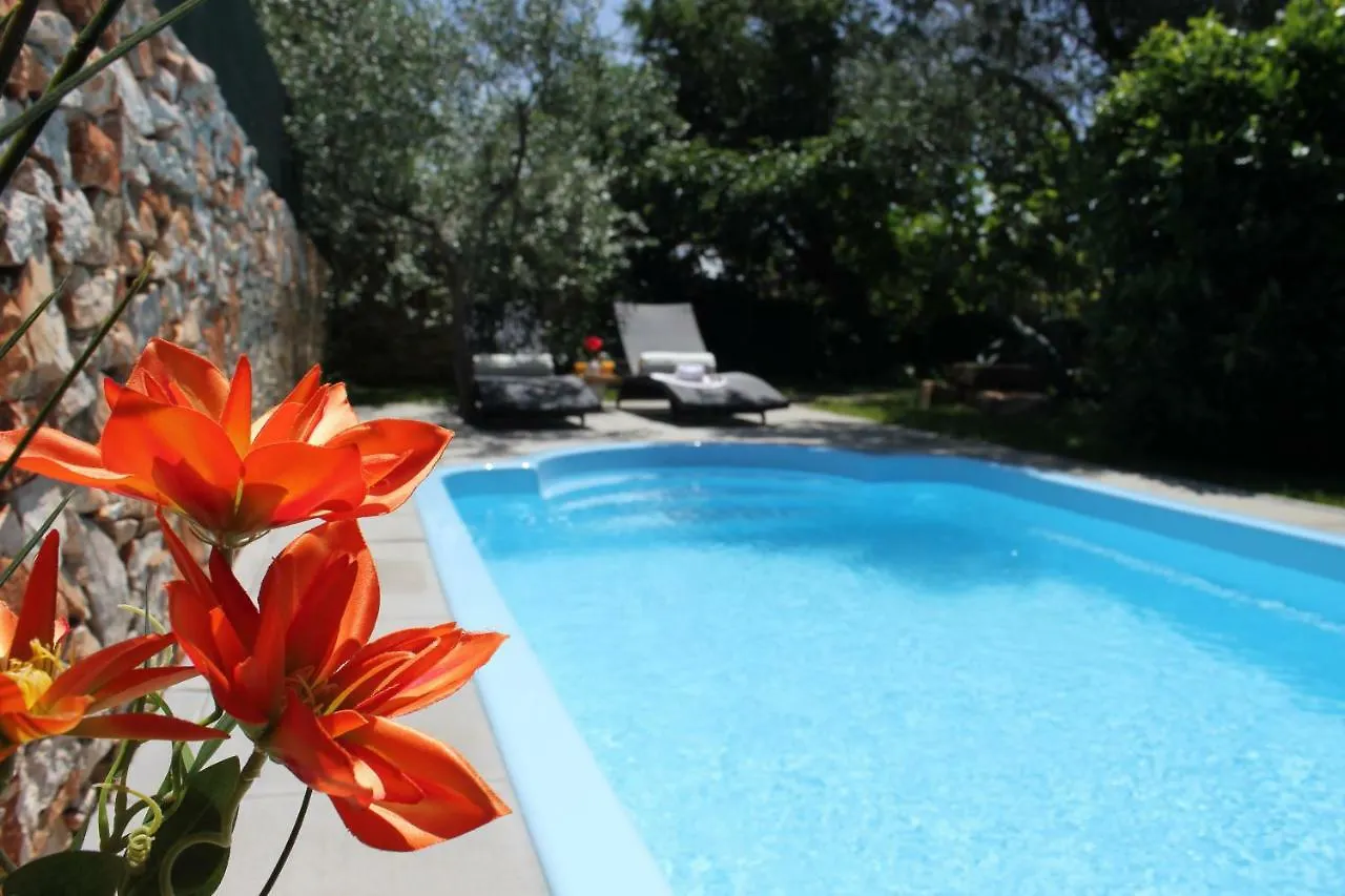 Holiday Home Liberta Krnica Kroatien