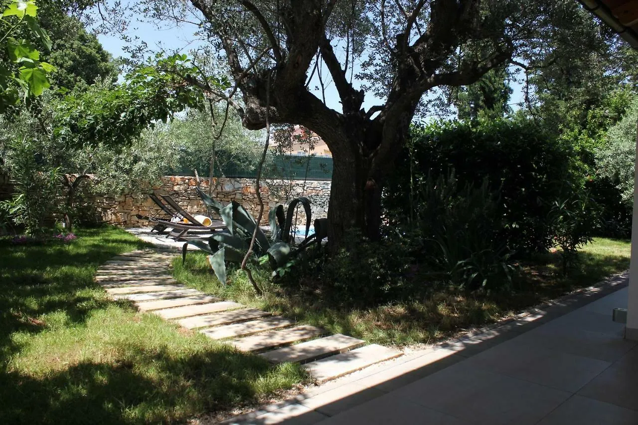 Holiday Home Liberta Krnica 0*,